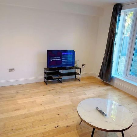 1 Bed Room Flat Near Central 런던 외부 사진
