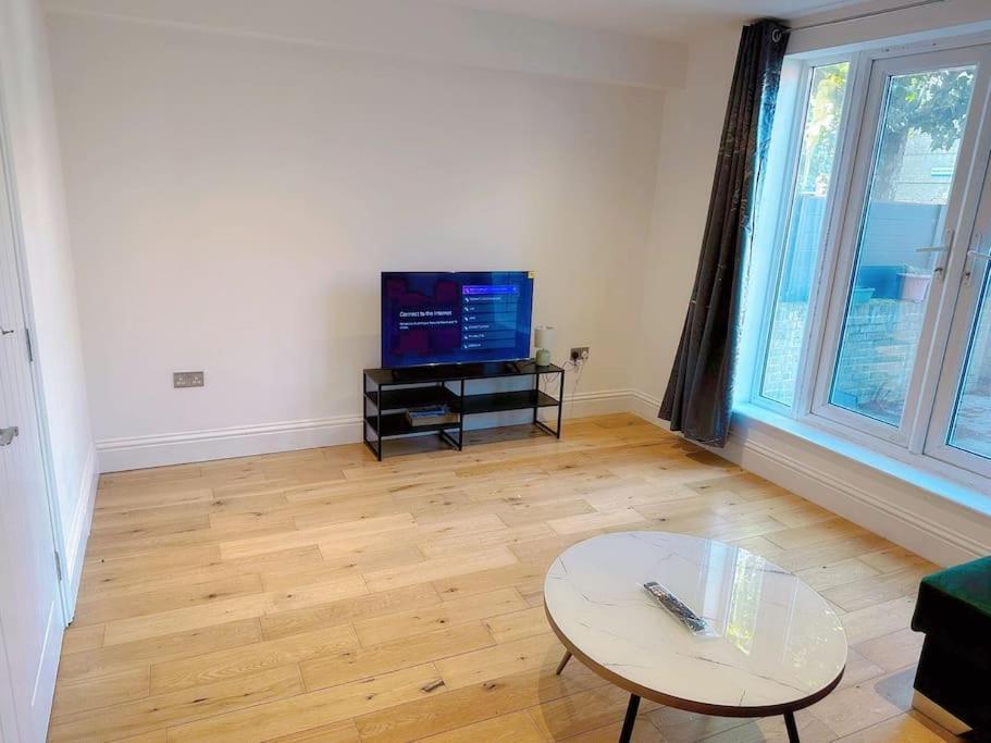 1 Bed Room Flat Near Central 런던 외부 사진