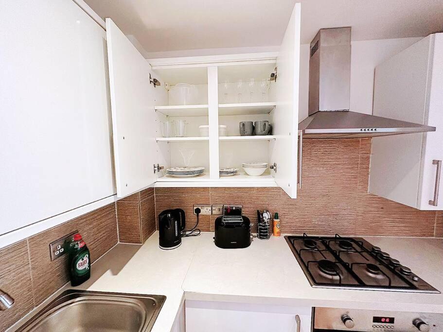 1 Bed Room Flat Near Central 런던 외부 사진